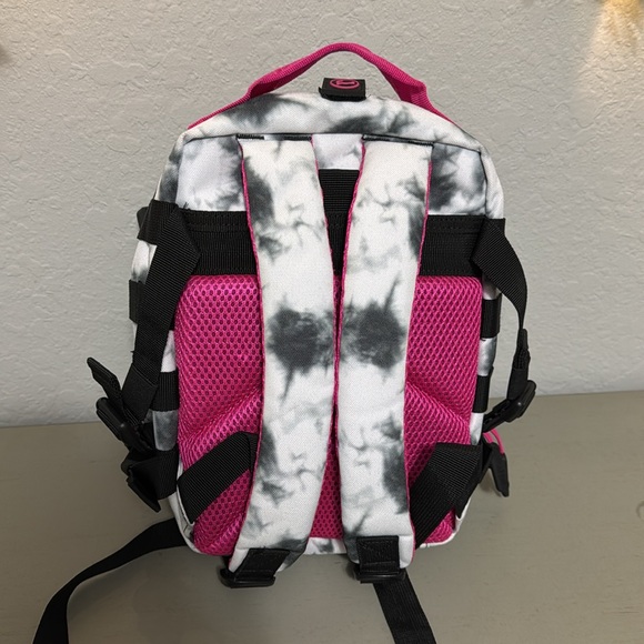 Wolfpak 9L backpack - Picture 4 of 4